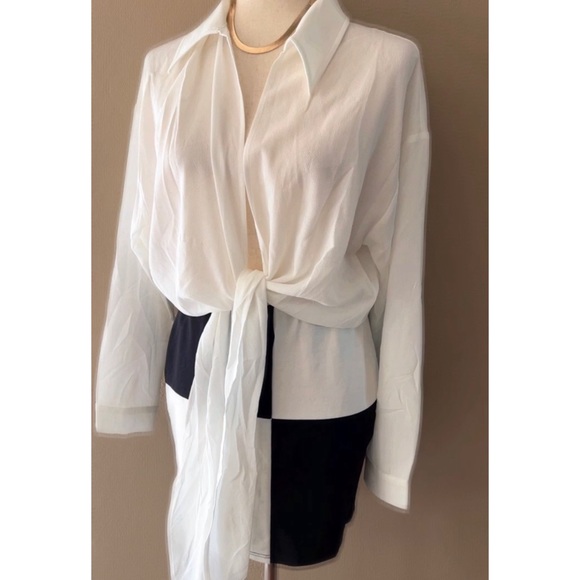 Front tie top with long sleeves - Picture 3 of 6